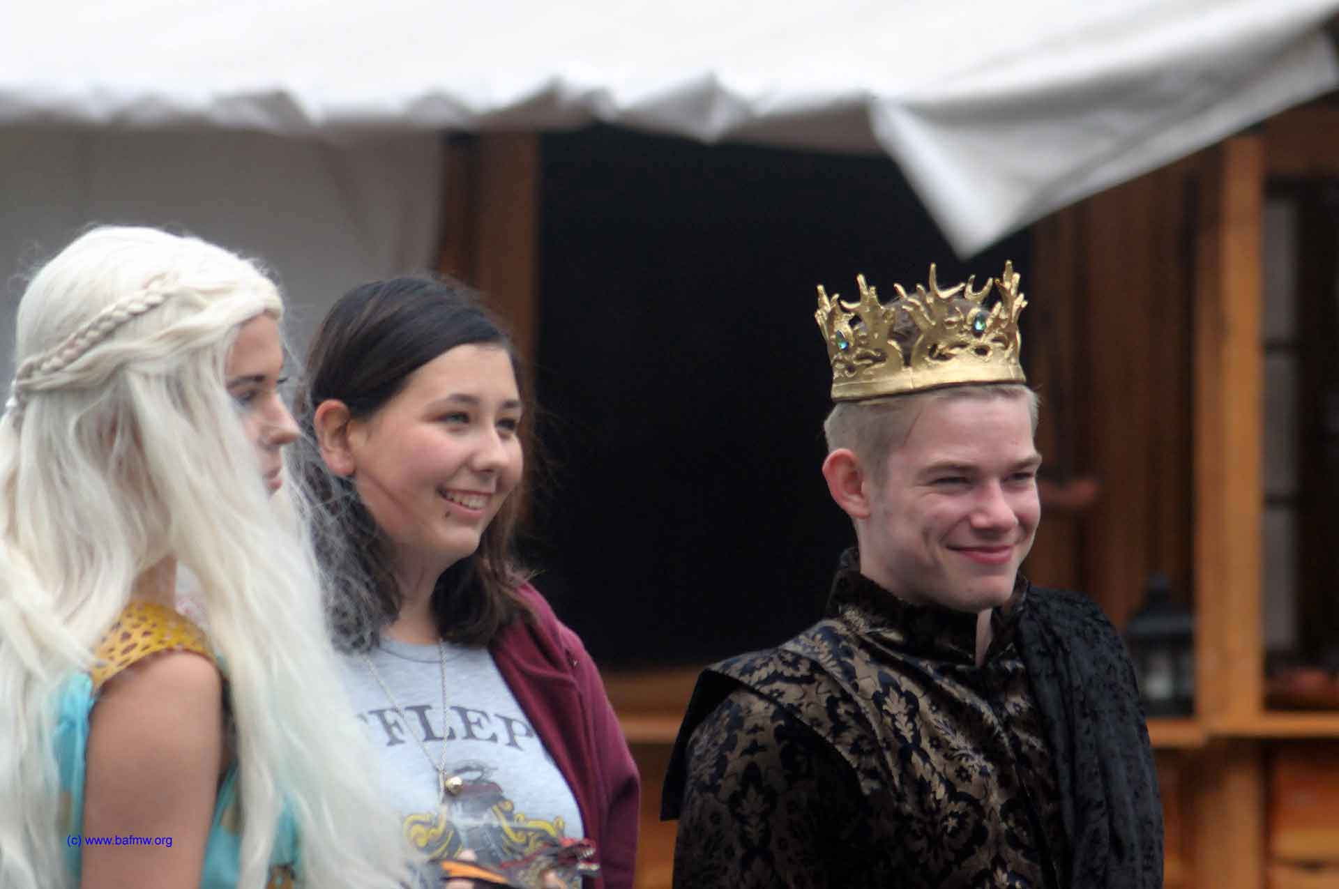 Joffrey Baratheon in Begleitung (Foto: Bundesamt für magische Wesen)