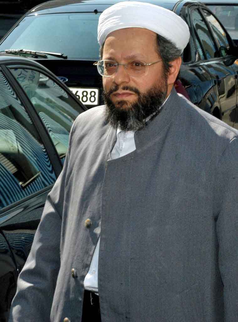 Metin Kaplan, bekannt als Kalif von Köln im September 2003 (Photo by HENNING KAISER / DDP / ddp images via AFP)