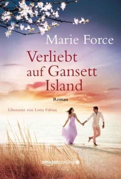 Ein weiterer wunderbarer Roman aus der beliebten Gansett-Island-Reihe der Erfolgsautorin Marie Force. Eigentlich ist Jenny Wilks mit ihrem Job als Leuchtturmwärterin auf Gansett Island und ihren neuen Freundinnen, die sie auf der Insel gefunden hat, rundum glücklich. Nach dem tragischen Verlust ihres Verlobten vor zwölf Jahren versuchen ihre Freundinnen jetzt, sie mit den attraktiven Junggesellen der Insel zu verkuppeln. Doch dann trifft Jenny den sexy Inhaber des Gärtnereibetriebs von Gansett Island, Alex Martinez. Alex hat seinen Job in Washington aufgegeben, um seinem Bruder bei der Versorgung ihrer erkrankten Mutter und bei der Leitung des Familienunternehmens zu helfen. Eigentlich hat er im Moment zu viel um die Ohren, um etwas mit einer Frau anzufangen. Jenny und Alex sind machtlos gegen die Leidenschaft, die zwischen ihnen aufflammt. Aber sind sie auch bereit für die Liebe? Inklusive des Kurzromans »Zweite Chance auf Gansett Island«, der die bezaubernde Geschichte von Milliardär Jared James und seiner Lizzie erzählt!