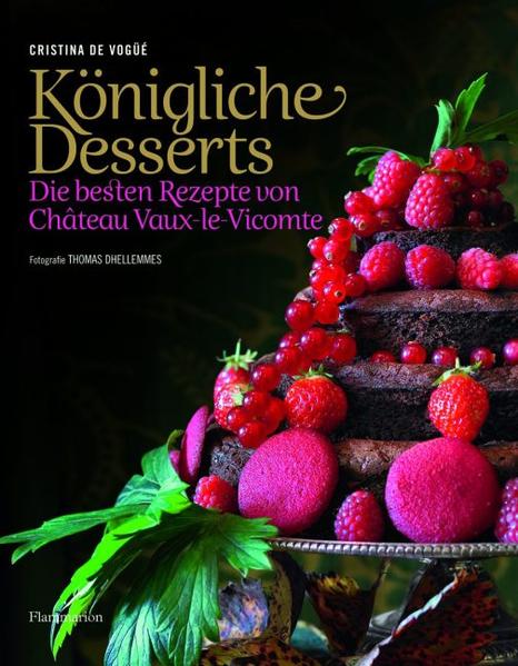 Diese königlichen Rezepte stammen aus einem der schönsten Schlösser Frankreichs, aus dem Chateau Vaux-le-Vicomte südöstlich von Paris. Die Ehefrau des heutigen Besitzers hat die alten Rezepte gesammelt und für unsere Zeit aufbereitet: frischer, leichter und mit neuen Zutaten. Und sie hat sie durch wunderbare Rezepte von Freunden ergänzt. Hier finden sich der klassische Schokoladenkuchen der Großmutter neben der Ile flottante mit Zuckermandeln und Englischer Créme, die Eistorte Geneviève, kandierte Früchte nach einem marokkanischen Rezept neben dem Orangensoufflé einer englischen Lady. Hinreißende Fotos präsentieren Desserts, Süßspeisen und Kuchen im fürstlichen Ambiente des Schlosses.