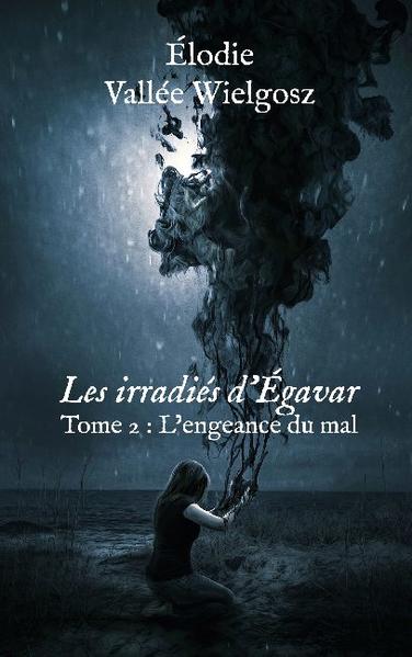 2088. Huit ans après, qu'est-il advenu d'Annaëlle après son terrible périple dans le Désert Maudit ? Et ses adorables jumeaux, Annabeth et Noham, séparés dès la naissance, sont-ils seulement encore vivants ? Léonie, Gabrielle et Morgan ont-ils embarqué comme prévu sur "La veuve noire" ? Et qu'en est-il de Julius ? A Isidore, berceau de la résistance, un barde conte une chanson tristement célèbre. Le monde ravagé d'Égavar sombre encore plus profondément dans la noirceur. Le roi Guil n'est plus. Une rumeur gronde. Partout on loue la force et la vigueur de l'héritier de l'usurpateur. Le Roi Hector Divinitatem clame sa toute-puissance, plus déterminé que jamais à mettre à feu et à sang le royaume d'Égavar. Une chose est sûre, quelque part dans les abîmes meurtris de cette terre irradiée, l'engeance du mal se répand... Découvrez la suite de la saga événement qui a déjà conquis plus de 800 lecteurs ! "J'ai trouvé le premier tome bouleversant, poignant, au point d'en avoir eu les larmes aux yeux" @lespetitsdetailsdejess "Un roman sombre, violent et poétique !"A quand l'adaptation en film ?" @marie.borboleta "Je n'ai jamais eu autant envie de rentrer dans un livre."