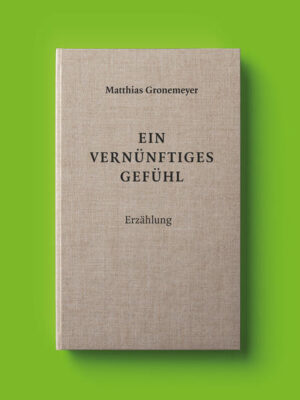 Ein vernünftiges Gefühl ist die Geschichte einer kurzen Liebe in den Zeiten der Gentechnik. Sie zeigt die Grenzen des Rationalismus auf und ist zugleich eine Parabel auf die Unmöglichkeit, sich dem kollektiven Unbewussten zu entziehen. Mit feinem Gespür für Ruhe und Tempo, laute und leise Töne erzählt das Buch vom Versuch zweier Menschen, sich über unsichtbare Distanzen hinweg näher zu kommen. Dabei verschwimmen Träumen und Wachen, Mythen und Wissenschaft zu einem magischen Realismus.