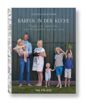 Ein Kochbuch mit Kopfkino: Autorin und Bloggerin Claudia Schaumann nimmt uns mit auf ihre ganz persönliche kulinarische Reise. Sie möchte dazu inspirieren, in Sachen Essen wieder mehr aufs Bauchgefühl zu hören, statt ständig in Verboten zu denken und zeigt hier 99 köstliche, abwechsungsreiche Rezepte aus meist regionalen Zutaten. Claudis Küche ist so bunt wie das Dorf direkt hinterm Deich, in dem sie mit ihrem Mann und ihren vier Söhnen lebt. Sie erzählt in großen und kleinen Geschichten vom Familienleben auf dem Land, verrät Tipps und Tricks, wie sie trotz Alltagschaos mit Freude (fast) täglich kocht, zeigt, wie man aus den Kindern Gernesser macht und hat außerdem überraschend einfache Ideen, wie man es sich mit Freunden zuhause noch gemütlicher macht.