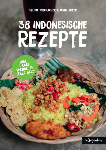 ★★★ 38 authentische indonesische Rezepte gegen Fernweh ★★★ Fernweh nach Indonesien und der indonesischen Küche? In dem Indonesien Kochbuch "38 indonesische Rezepte" von Indojunkie erwarten dich 38 authentische Gerichte aus Bali, Java und Sumatra mit einfachen Schritt-für-Schritt-Anleitungen, die dich für einen Moment nach Indonesien beamen und den Geruch von Sambal und Erdnusssauce in deiner eigenen Küche verströmen werden. Das Bali Kochbuch "38 indonesische Gerichte" ist der perfekte Begleiter zum Indonesisch Kochen lernen. Denn eins kann dir das Indojunkie Team versprechen: Die nachgekochten Gerichte werden wie in Indonesien schmecken. Freu dich auf eine farbenfrohe Sammlung von Nasi Campur über Gado Gado bis hin zu Sate und Klepon - mit vielen Hintergrundinfos zur indonesischen Küche. Wir hoffen, dass dir das Nachkochen unserer mit Liebe ausgewählten und nachgekochten Rezepte viel Freude bereiten wird! ⚬⚬⚬ Gekocht, fotografiert & konzipiert auf Bali ⚬⚬⚬ Was dich in diesem Indonesien Kochbuch erwartet: ✔ Traditionelle Dips & Saucen ✔ Bunte Suppen & Currys ✔ Klassische Hauptspeisen ✔ Scharfe Snacks & Beilagen ✔ Köstliche Nachspeisen ✔ Typische Getränke ✔ 1 Euro Spende an „Feed Bali“ ✔ Hintergrundinfos zur indonesischen Küche ✔ Tipps für Zutaten & Küchenutensilien ✔ Vokabeltipps „to-go“ ✔ Bonusrezepte zum Download Bali Kochbuch von Indojunkie kaufen und gleichzeitig Gutes tun: ✔ Mit dem Kauf des Bali Kochbuch spendest du automatisch 1 Euro Spende an Feed Bali ✔ Das Indonesien Kochbuch wurde klimaneutral gedruckt ✔ Für das Buch wurde 100% Recyclingpapier, Bio-Farben & Öko-Strom verwendet Mit diesem Indonesien Kochbuch kannst du in Nullkommanichts Indonesien in die eigene Küche einladen!