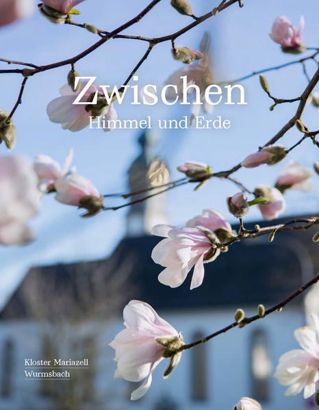 Die Zisterzienserinnen der Abtei Mariazell Wurmsbach stellen ein broschiertes Buch vor: «Zwischen Himmel und Erde» ist ein Bilderbuch und ein Lesebuch, eine zeitlose Inspirationsquelle und zugleich eine dokumentarische Momentaufnahme. Auf vierundsechzig Seiten begleiten wir die Schwestern durch ihr wunderschönes Kloster am Oberen Zürichsee und werden so Zeuge ihres Tagesablaufs. Wir beobachten sie beim Beten und Arbeiten, wir hören zu beim gemeinsamen Musizieren und nehmen Teil an ihrem Spaziergang durch den sommerlichen Klostergarten. Wir tauchen in kürzeren und längeren Texten ein in ihre Geschichten und Gedanken. Das Buch enthält Zitate des Ordensgründers Bernhard von Clairvaux, ein mittelhoch¬deutsches Gebet der Mystikerin Mechthild von Magdeburg sowie Texte von Äbtissin Monika Thumm, Schwester Andrea Fux und Hardy Hemmi. Vor allem aber ist «Zwischen Himmel und Erde» auch einfach ein schönes Bilderbuch. Die Fotografin Dolores Rupa hat es verstanden, Momente der Stille und Ruhe, aber auch Augenblicke der Freude und Betriebsamkeit einzufangen. Sie hat die Ordensfrauen einfühlsam portraitiert und ihren Alltag dokumentiert. Entstanden sind lichtdurchflutete, luftige Bilder vom täglichen Leben im Kloster Mariazell in Wurmsbach am Zürichsee. Das Buch der Klostergemeinschaft ist gedacht für Freunde und Freundinnen des Klosters und für alle, denen ein schönes Buch beim Durchblättern Freude macht. Dem Kloster ist damit eine Veröffentlichung gelungen, die sowohl in der Region wie auch im gesamten deutschsprachigen Raum ihresgleichen sucht. «Wir freuen uns, zahlreichen Menschen gerade in diesem schwierigen Jahr mit unserer Schrift eine positive Quelle der Kontemplation und Inspiration zu präsentieren», sagt Äbtissin Monika Thumm.