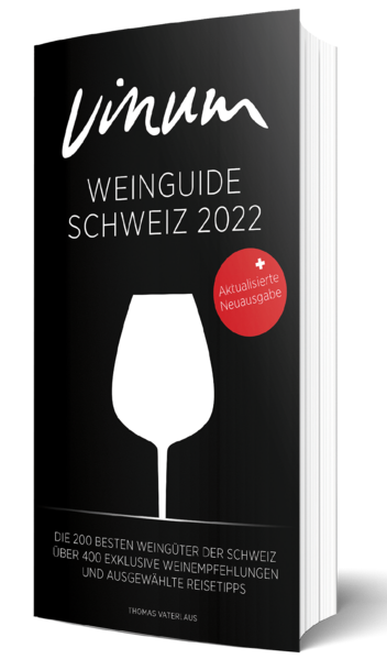 Die 200 besten Weingüter der Schweiz Etablierte Stars, unkonventionelle Newcomer – im neuen VINUM Weinguide Schweiz fehlt kein Weingut von Bedeutung. Thomas Vaterlaus, Chefredaktor von VINUM und einer der führenden Weinjournalisten der Schweiz, präsentiert kompakt auf 314 Seiten die aktualisierte Neuausgabe seines Schweizer Weinguides. Noch nie zuvor brachten so viele Schweizer Winzer so hervorragende Weine in die Flaschen wie heute. Lernen Sie die Macher und Ihre Crus mit dem neuen VINUM-Weinguide Schweiz kennen. • Die 200 besten Weingüter der Schweiz • Über 400 streng selektionierte exklusive Weinempfehlungen • Ausgewählte regionale Reise-Tipps für Ihre Weinreise • Aktuelle Entwicklungen der Weinszene Schweiz • Top-10-Listen: Beste Schweizer Winzer, beste Pinot Noirs, Chasselas u.v.m.