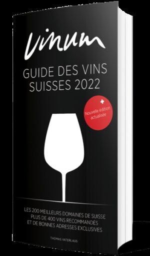 Les 200 meilleurs domaines de suisse Stars établies et petits nouveaux atypiques – le guide des vins suisses de VINUM réunit tous les plus grands domaines. Thomas Vaterlaus, rédacteur en chef de VINUM et l’un des plus grands journalistes spécialisés dans le vin de toute la Suisse, présente la 3e édition entièrement remaniée du guide des vins suisses sur 314 pages. Les vignerons suisses n’ont jamais été aussi nombreux à produire des vins d’une qualité aussi exceptionnelle. Découvrez les vignerons et leurs crus dans ce nouveau guide des vins suisses de VINUM. • Les 200 meilleurs domaines de suisse • Plus de 400 recommandations de vins exclusifs triés sur le volet • Sélection de bonnes adresses régionales pour vos séjours oenologiques • Évolution actuelle de la scène viticole suisse • Top 10: les meilleurs vignerons suisses, les meilleurs vins par catégorie: Pinot Noir, Chasselas, etc.