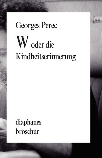 Mit der Neuauflage dieses lange vergriffenen Werks wird eine der »faszinierendsten Autobiographien des 20. Jahrhunderts« (DIE ZEIT) endlich wieder der deutschsprachigen Leserschaft zugänglich. In einer meisterlichen und verstörenden Erzählung verdichten sich Perecs Kindheitsphantasien von der utopischen Insel W, auf der das ganze Leben dem Sport gewidmet ist, mit den Erinnerungen an den Holocaust und den frühen Verlust der Eltern zu einer alptraumhaften Vision, die niemanden unberührt lässt. Zwei Erzählungen, die sich überkreuzen, verschränken und schließlich in einem fulminanten Crescendo ineinander übergehen, prägen den Aufbau des Buches: die Phantasiewelt, die sich Perec als 13-jähriger Junge erfand, und ein autobiographischer Bericht, der eine chronologische Familiengeschichte nachzuzeichnen versucht. Das Ringen um eigene, intime Erinnerungen im Nebel einer unerträglichen Vergangenheit findet eine unerhört kühne formale Darstellung, die es in der sorgsamen Übersetzung von Eugen Helmlé wiederzuentdecken gilt.