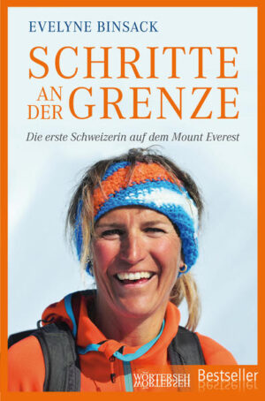 In diesem Buch erzählt Evelyne Binsack, die am 23. Mai 2001 als erste Schweizerin auf dem Mount Everest stand, wie sie den Aufstieg zu diesem mit 8848 Metern höchsten Gipfel der Erde meisterte. Ihr Ziel war es schon damals, später noch zwei weitere Pole, den Süd- und den Nordpol, zu erreichen, was ihr in den Jahren 2007 und 2017 auch gelang. In »Schritte an der Grenze« gibt die charismatische Abenteurerin unter anderem Antworten darauf, weshalb es sie dazu drängt, immer schwierigere Ziele zu verfolgen, und reflektiert darüber, ob Frauen anders an den Berg gehen als Männer. Zudem erzählt sie, was sie antrieb, außer Bergführerin auch noch Helikopterpilotin zu werden, und wie ein Fläschchen Weihwasser in der Todeszone des Mount Everest Leben rettete. »Die Ernte von Erfahrungen ist Erkenntnis.« Evelyne Binsack