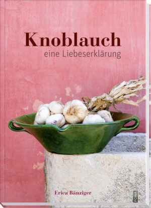 Aromatische Zehen für Genuss und langes Leben Knoblauch ist eine der ältesten Kultur- und Heilpflanzen. Ohne ihn hätten zum Beispiel die Pyramidenbauer ihre Höchstleistung kaum vollbringen können. Knoblauch schützt nachweislich vor Viren, Bakterien und Pilzen, senkt das LDL-Cholesterin, schützt das Herz und macht geistig fit. Der hohe Gehalt an sekundären Substanzen lässt Knoblauch extrem antioxidativ wirken, somit gehört er zu den natürlichen Anti-Aging-Mitteln. Die Autorin liebt ihn seit eh, denn dank Knoblauch ist es ganz leicht, gesund zu kochen. Dieses Buch zeigt ihre Lieblingsrezepte aus den Weltküchen, Klassiker und ihre eigenen Kreationen. Erica Bänziger ist diplomierte Diätköchin, Ernährungs- und Gesundheitsberaterin. Heute ist sie vor allem als Referentin und Ausbildnerin tätig. Von der Köchin aus Leidenschaft und Pionierin des gesunden Genusses sind bei Fona bereits viele erfolgreiche thematische Primeurs erschienen, die meisten davon haben sich als Longseller einen Platz erobert.