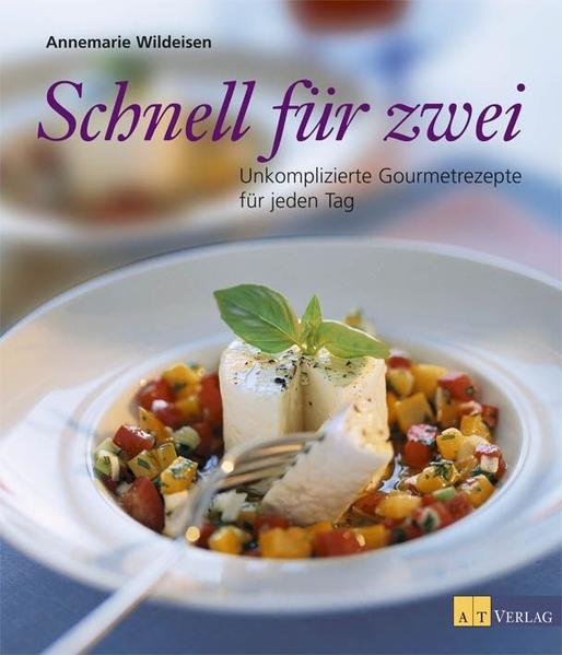 Das Kochbuch für den kleinen Haushalt, für Berufstätige und Singles, die auch in kurzer Zeit ein feines Essen auf den Tisch bringen möchten. Die Rezepte sind schnell, unkompliziert in der Zubereitung, auch von weniger Geübten problemlos nachzukochen und sie gelingen sicher. Sämtliche Gerichte werden im Bild gezeigt. Bei jedem Rezept ist die Zubereitungsdauer vermerkt: von 15 bis maximal 30 Minuten. Mit einem speziellen Kapitel zum Zeit sparenden Einsatz des Dampfkochtopfs und den passenden Rezepten dazu sowie einer praktischen Übersicht zur Vorratshaltung.