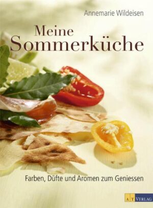 Der Sommer ist eine ganz besondere kulinarische Herausforderung: Zu keiner Jahreszeit ist das Angebot an Frischprodukten so vielfältig. Die Auslagen biegen sich unter der üppigen Fülle, und die Aromen von Gemüse, Kräutern und Früchten sind so intensiv wie nie. Annemarie Wildeisen hat sich über Jahre von den Genüssen des Sommers immer wieder neu inspirieren lassen - und hier sind die Rezepte, die Fülle und Aromen harmonisch verbinden. Es ist eine Liebeserklärung an eine frische, farbenfrohe, duftende und würzige Saisonküche, in der oft mit wenig Aufwand Verblüffendes zubereitet werden kann. Die Palette der Rezepte reicht von fantasievollen Salatkreationen über kleine, aber feine Häppchen, von sommerlichen Fleischgerichten mit und ohne Grill über vielfältige Gemüsevariationen bis zu fruchtigen Süßspeisen. Die Rezepte sind so konzipiert, dass ein Großteil der Küchenarbeit sich im Voraus erledigen lässt, so dass man die kostbaren warmen Tage unbeschwert genießen kann.