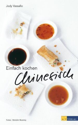 Die chinesische Küche hat inzwischen die ganze Welt erobert - schnelle pfannengerührte Gerichte, Frühlingsrollen und Dim Sum sind auch bei uns beliebt. Mehr als 80 Rezepte - von den Klassikern bis zu den bekanntesten Spezialitäten aus den verschiedenen Regionen des Landes - zeigen, wie einfach die chinesische Küche ist. Die meisten Gerichte sind schnell zubereitet, unnachahmlich würzig und zudem leicht und gesund. Die Grundzutaten für den Vorrat sind heute fast überall im Supermarkt erhältlich, die frischen Produkte wie Kräuter und Gemüse in den inzwischen ebenfalls zahlreichen asiatischen Lebensmittelläden. Die wichtigsten Küchentechniken und alle Grundzutaten werden im Bild gezeigt und im Glossar ausführlich erklärt.