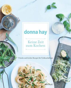 Für alle, die keine Zeit zum Kochen haben, aber trotzdem feines, schnörkelloses Essen schätzen, ist Donna Hays neues Buch genau die richtige Wahl. Als berufstätige Mutter zweier Söhne weiß die Autorin aus eigener Erfahrung, was es heißt, keine Zeit zum Kochen zu haben und abends, müde nach einem langen Arbeitstag, noch etwas Schmackhaftes auf den Tisch zaubern zu müssen. So findet man in ihrem neusten Kochbuch viele Ideen für geschickt improvisierte Menüs, Schnelles aus der Bratpfanne oder vom Grill, Auflauf- und Eintopfgerichte, Gerichte, die sich zum Einfrieren eignen und viele Tipps, wie man ein wenig mogeln, schön dekorieren und lange Kochprozesse abkürzen kann. Die weltweit erfolgreichen Kochbücher von Donna Hay sind bekannt für ihren frischen Stil, ihre einfach nachzukochenden Rezepte und ihre inspirierenden Fotos. »Keine Zeit zum Kochen« ist das ideale Koch- und Ideenbuch für die moderne Familie.