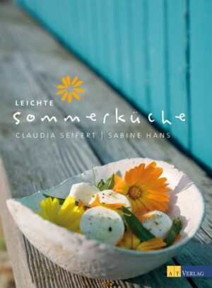 Der Sommer mit seiner üppigen Fülle an sonnengereiften Früchten, gesundem Gemüse, farbigen Blüten und aromatischen Kräutern lädt zum Ausprobieren und Experimentieren ein. Wie wär's mit pfeffrigem Basilikum zu einer süss-fruchtigen Nachspeise, bunten essbaren Blüten zu frischem Mozzarella oder süssen Früchten zu herzhaftem Fleisch? 80 Rezepte zeigen, wie sich auf neue, fantasievolle Art die ganze Pracht des Sommers auf den Teller zaubern lässt: kreativ, abwechslungsreich und einfach nachzukochen. Begleitet von bezaubernden Stimmungsbildern, die Sommergefühle pur vermitteln.