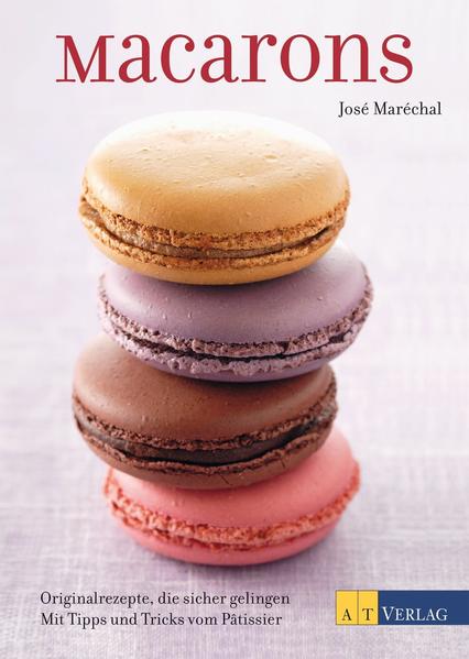 Macarons sind heute auf der ganzen Welt als unwiderstehliche Klassiker der französischen Konditorskunst bekannt und beliebt. Das raffinierte Konfekt aus Mandeln, Zucker und Eiweiss, ist zarte Verführung pur: Es ist zugleich weich und knusprig, luftig-leicht und mit zart schmelzender Creme gefüllt, und es lässt sich mit neuen Aromen fast endlos variieren. Dieses Buch vermittelt die unentbehrlichen Grundlagen und verrät alle Geheimnisse, Tipps und Tricks, damit das delikate Backwerk sicher gelingt: Es stellt die Grundzutaten und alle notwendigen Utensilien vor, beschreibt das Vorgehen anschaulich und leicht verständlich und erklärt auch, was aus welchem Grund misslingen kann. Neun Macaron-Grundrezepte erklären die Zubereitung Schritt für Schritt. Mit kreativen Vorschlägen für abwechslungsreiche Dekorationen, Rezeptvariationen und vielen Tipps und Tricks vom Pâtissier.