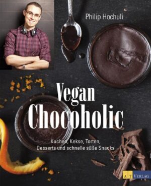 Vegan und Schokolade? Ja und wie! Von Klassikern wie Sachertorte oder Schokoladen-Amaretti über neue süsse Kreationen wie Mandel-Schoko-Pannacotta oder Schokoladen-Sushi bis hin zum kleinen Schokokick für zwischendurch in Form von Aufstrichen oder Schokoladenjoghurt. Ein paar Rezepte zeigen ausserdem, dass Schokolade selbst herzhaften Gerichten eine besondere Note verleihen kann. Die Rezepte folgen dem Motto 'genial unkompliziert': Sie sind klar und einfach und die meisten spielend leicht umzusetzen. Sämtliche Zutaten sind in fast jedem Supermarkt zu finden. Angaben zum Schwierigkeitsgrad und zum Zeitaufwand erleichtern die Planung. Soja- und glutenfreie Rezepte sind übersichtlich mit Symbolen gekennzeichnet