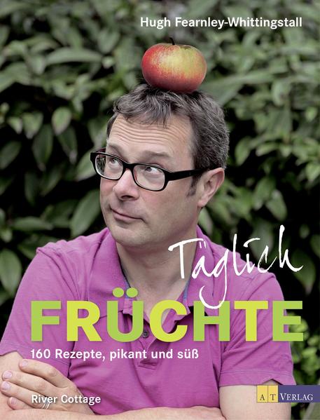 »Obst spielt in der Küche eine lächerlich geringe Rolle. Das möchte ich ändern«, so der britische Erfolgsautor Hugh Fearnley-Whittingstall, der mit seinem Buch »Täglich vegetarisch« Massstäbe gesetzt hat. Die meisten von uns essen zu wenig Obst, und im Grunde unseres Herzens wissen wir das auch. Der Autor begegnet der verbreiteten Gleichgültigkeit und Fantasielosigkeit bei der Verwendung von Obst in der Küche mit einem Feuerwerk von 160 abwechslungsreichen Rezepten: süsse und pikante Gerichte für fast alle saisonalen Früchte, die hierzulande gedeihen, vom ersten Rhabarber über saftige Beeren, Melonen, Pflaumen und Reineclauden bis zur herbstlichen Apfel- und Birnenernte, Hagebutten und anderen Wildfrüchten. Neben bekannten und beliebten fruchtigen Klassikern ? Desserts, Kuchen, Tartes und Eiscremes ?, schmeckt Obst auch wunderbar in pikanten Salaten, als Belag auf einer Pizza, peppt Fleischeintöpfe auf und passt hervorragend zu Fisch.