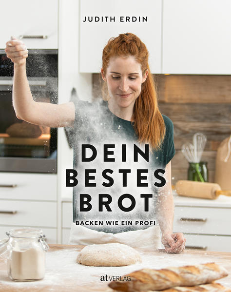 Brot wie vom Bäcker selbst backen? Das geht, und zwar ganz ohne Zusatzstoffe oder teure Profigeräte. Detailliert, aber dennoch unkompliziert verrät die ehemalige Bäckerin-Konditorin Judith Erdin ihre Lieblingsrezepte für Brot und Brötchen. Neben beliebten Klassikern wie Weggli (Milchbrötchen), Sonntagszopf, Laugenbrötchen oder Baguettes sind das auch Vollkornbrot, Dinkel-Frühstücksbrötchen oder Nussbrot. Mit wenig Aufwand zaubert sie viel aus dem Ofen, denn dank des Konzepts »1 Teig - 3 Rezepte« entstehen aus 14 Grundteigen 42 verschiedene Brote und Brötchen. Wer hätte gedacht, dass aus dem Teig für Tessinerbrot auch Mohnbrötchen oder Grissini werden können? Zusätzlich enthält das Buch Informationen und Bäckertricks rund ums Brotbacken, sodass selbst im normalen Haushaltsbackofen Qualität wie vom Bäcker erreicht wird und auch Anfänger perfekte Backresultate erreichen. Damit das selbstgebackene Brot wirklich so schmeckt wie vom Bäcker - vielleicht sogar ein bisschen besser.