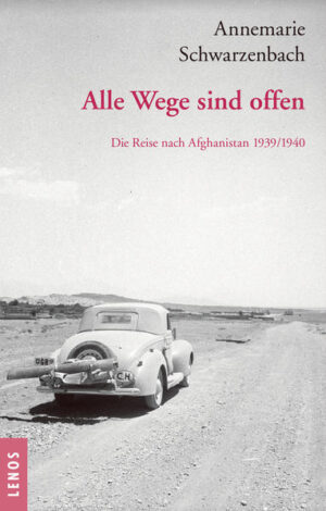 Im Juni 1939 fuhr Annemarie Schwarzenbach mit der Genfer Reiseschriftstellerin Ella Maillart mit dem Auto nach Afghanistan. Das geplante Reisebuch kam nicht zustande. Stattdessen entstanden zahlreiche Feuilletons, Reportagen, Prosadichtungen und Fotografien. Diese Arbeiten sind im Buch chronologisch gegliedert und lassen die Leserin und den Leser an der äußeren und inneren Reise der Autorin teilnehmen. Annemarie Schwarzenbach protokolliert als kritische Reporterin und Dokumentarfotografin die gesellschaftlichen und politischen Veränderungen, während sie als Schriftstellerin die Abgründe ihres Ich im Spannungsfeld zwischen der oft atemberaubenden Fremde und dem Schatten des in Europa ausgebrochenen Zweiten Weltkriegs erkundet. Mitunter entstehen unvergessliche (Landschafts-)Bilder im elegisch-lyrischen Stil einer Autorin und Reisenden, die "alles gesehen, alles am eigenen Leib erfahren" hat. Die Neuausgabe des 2000 erstmals publizierten Buches enthält zusätzliche Texte und vor allem zum Teil unver­öffentlichte Fotografien, Briefe und Dokumente. Die legendäre Reise nach Afghanistan erscheint dadurch in einem neuen Licht. Dieser Band unterstreicht den Rang Anne­marie Schwarzenbachs als eine der bedeutenden Reiseschriftstellerinnen und -fotografinnen des 20. Jahrhunderts.