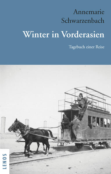 Im Herbst 1933 besteigt Annemarie Schwarzenbach den Taurus-Express nach Istanbul. Es ist der Auftakt zu ihrer ersten Reise nach Vorderasien, die sie durch Anatolien, Syrien, den Libanon, Palästina und den Irak nach Persien führen wird. Eine schwindelerregende Strecke über gewaltige Gebirgsketten - noch dazu im Winter. In einer Sprache, die sich vor allem durch Klarheit und Objektivität auszeichnet, schildert Annemarie Schwarzenbach die Erlebnisse und Eindrücke ihrer Reise und stellt in ihren Aufzeichnungen ihr journalistisches Können unter Beweis. Wie durch die Linse einer Kamera betrachtet, fängt sie Landschaftsstimmungen ein, entwirft immer wieder neue Bilder, um dem Facettenreichtum der Natur gerecht zu werden. Gleichzeitig protokolliert sie als Zeitzeugin den Einfall der Moderne in die archaisch anmutende Welt Vorderasiens, in der Eisenbahn und traditionelle Karawanenroute noch nebeneinander existieren. Dank ihrer profunden geschichtlichen Kenntnisse gelingt es ihr, das Vorderasien der Vergangenheit mit dem der Gegenwart zu verknüpfen - und sie stellt Bezüge her, die auch heute ihre Aktualität nicht verloren haben.