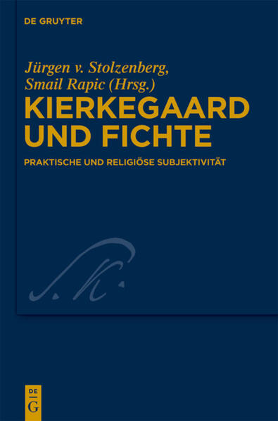 Bereits die frühesten Journale aus der Studentenzeit lassen Søren Kierkegaards Beschäftigung mit J. G. Fichtes Bestimmung des Menschen erkennen. Der Einfluss dieser Schrift stand-neben der frühen Wissenschaftslehre-im Zentrum der bisherigen Erforschung des Verhältnisses Kierkegaards zu Fichte. Der Umfang von Kierkegaards Fichte-Kenntnis lässt sich unter philologischen Gesichtspunkten nur schwer bestimmen. Die Leitfrage des vorliegenden Sammelbandes ist daher eine systematische: Inwieweit greift Kierkegaard in seiner Auseinandersetzung mit Hegels absolutem Idealismus auf Prinzip, Methode, Terminologie und praktische Absichten Fichte’schen Denkens zurück? Die Beiträge des Sammelbandes verfolgen diese Fragestellung von Kierkegaards Dissertation Über den Begriff der Ironie (1841) bis zur Krankheit zum Tode (1849). Das thematische Spektrum reicht von der Theorie des Selbstbewusstseins über die ethische Grundlagenreflexion bis zur anthropologischen Basis religiöser Selbstinterpretationen. Der Nachweis systematischer Bezüge zwischen beiden Autoren leistet einen wichtigen Beitrag zur Verortung von Kierkegaards philosophischen Schriften im Diskussionskontext des Deutschen Idealismus. Er korrigiert gängige Auffassungen über den Weg der Philosophie zwischen Hegel und Kierkegaard.