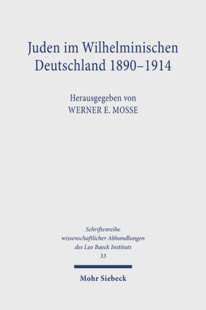 "Der vorliegende Band ... ist zweifellos ein Ereignis der modernen Geistes- und Sozialgeschichte: nach vielen wichtigen Einzelstudien verfügen wir damit über ein komplexes vielgestaltiges Werk, welches überraschende Einblicke erschließt, Deutungen anbietet, aber auch Fragen stellt." Peter Steinbach in Jahrbuch für die Geschichte Mittel- und Ostdeutschlands, Bd. 27 "Insgesamt ist die Qualität dieses Sammelbandes hervorzuheben, der zahlreiche ausgezeichnete Beiträge enthält. Da die Aufsätze nicht nur wissenschaftlich hervorragend, sondern auch gut lesbar sind, ist der Band auch als Einführung in die vielschichtigen Probleme des deutschen Judentums sehr geeignet. Er enthält eine umfangreiche Bibliographie und ein Personen- und Sachregister." W.-A. Kropat in Nassauische Annalen 88. Jg. (1977)