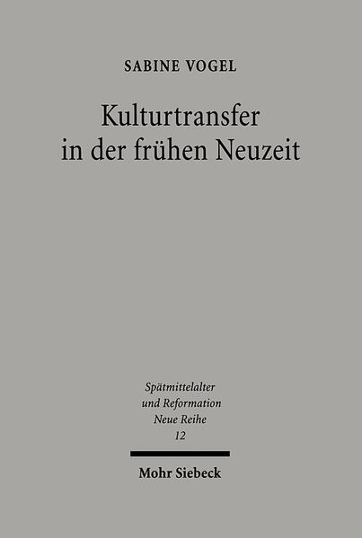 Die Rezeption antiken Gedankenguts ist bislang in wissenschaftsgeschichtlichen Untersuchungen einzelner Disziplinen behandelt worden. Sabine Vogel faßt unter der übergreifenden Fragestellung des Kulturtransfers die Einzelentwicklungen zusammen und zeigt Parallelen der wissenschaftlichen Methoden in den unterschiedlichen Disziplinen. Den Schwerpunkt ihrer Untersuchung bildet die Renaissance als Vermittlungsprozeß, innerhalb dessen die Vorkenntnisse und Absichten der Rezipienten Auswirkungen auf das jeweilige Bild der Antike hatten. Sie zeigt, daß sich dieses selbst innerhalb der res publica literarum unterschied. Zwar stimmten die humanistischen Gelehrten des 16. Jahrhunderts in der Ansicht überein, daß sich Bildung, Tugend und Eloquenz zu den studia humanitatis verbinden. Je nachdem, ob ein Gelehrter aus Deutschland, Italien oder Frankreich stammte, stellte er jedoch einen der drei Aspekte in den Vordergrund. Anhand einer Stichprobe aus der Lyoner Buchproduktion arbeitet Sabine Vogel heraus, welche Aspekte des humanistischen Gedankenguts und des antiken Erbes die Lyoner Verleger ihrerseits ihren Kunden in Editionen, Kompilationen, Schul- und Fachbüchern anboten. Dabei zeigt sich, daß es jenseits der professionellen Gelehrten ein französisches Lesepublikum mit einem eigenen intellektuellen Profil gab. Diese Leserschicht war derart etabliert, daß sie eine eigene Bezeichnung hatte: bons esprits. Für dieses Publikum brachten die Lyoner Verleger Kompendien in französischer Sprache heraus, welche eine sehr reduzierte Form humanistischer Gelehrsamkeit enthielten, die um mittelalterliche und zeitgenössische Erkenntnisse ergänzt wurde.