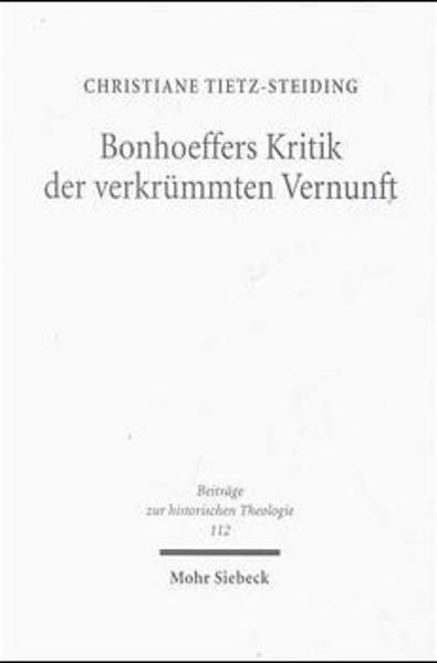 In seiner Habilitationsschrift 'Akt und Sein' (1931) erörtert Dietrich Bonhoeffer im Dialog mit zeitgenössischen Positionen die Bedeutung von Transzendentalphilosophie und Ontologie für die systematische Theologie. Unter Einbeziehung von 'Sanctorum Communio' und anderen frühen Schriften Bonhoeffers rekonstruiert Christiane Tietz-Steiding die vernunftkritische Erkenntnistheorie, die als origineller Beitrag dieses Bonhoefferschen Frühwerks gelten kann. Dabei wird die zentrale Überzeugung des jungen Bonhoeffer deutlich: Nicht die Selbstverkrümmung der ratio in der Philosophie kann dem Menschen ein angemessenes Selbstverständnis eröffnen, sondern nur ein der Offenbarung zugewandter Glaube, in dem die Verkrümmtheit der menschlichen Vernunft aufgebrochen wird. Indem der Mensch sein Sein im Akt des Glaubens versteht, kommt er zu sich selbst. Christiane Tietz-Steiding zeigt-im Unterschied zur bisherigen, allzuoft glättenden Bonhoeffer-Interpretation-Brüche und Unstimmigkeiten in Bonhoeffers Argumentation auf und macht darüber hinaus deutlich, weshalb Bonhoeffer sich später von 'Akt und Sein' inhaltlich distanzieren mußte. Mit der Rekonstruktion von Bonhoeffers Auseinandersetzung mit Philosophen und Theologen seiner Zeit (Heidegger, Barth, Bultmann, Gogarten u.a.) gibt sie zugleich eine problemorientierte Einführung in die philosophische und theologische Diskussion der zwanziger Jahre.