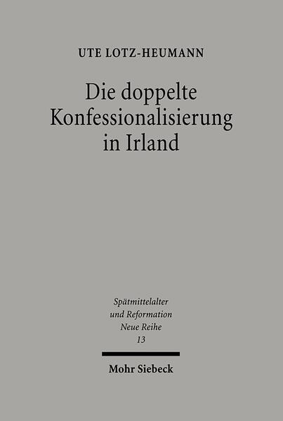 Ute Lotz-Heumann untersucht die irische Geschichte des 16. und der ersten Hälfte des 17. Jahrhunderts aus dem Blickwinkel der Konfessionalisierung. In Irland stieß seit dem späten 16. Jahrhundert eine von der protestantischen Staatskirche und dem englischen Staat getragene 'Konfessionalisierung von oben' auf eine von den gälischen und altenglischen Eliten und der katholischen Untergrundkirche getragene 'Konfessionalisierung von unten'. Diese doppelte Konfessionalisierung Irlands hatte zur Folge, daß zwei Konfessionalisierungsprozesse in einem politischen Raum aufeinander trafen und gewissermaßen aneinander scheiterten. Die irische Geschichte der ersten Hälfte der Frühen Neuzeit verlief infolge dessen zwischen den beiden Polen 'Konflikt' und 'Koexistenz'. Zuerst untersucht und periodisiert Ute Lotz-Heumann die Wechselwirkung zwischen den Konfessionsbildungen und dem von England an Irland herangetragenen Staatsbildungsprozeß, der in Kolonialisierung umschlug. Anschließend erörtert sie den Prozeß der doppelten Konfessionalisierung anhand der folgenden Teilbereiche: Identität, Sprache, Propaganda und Geschichtsschreibung-Multiplikatoren und soziale Netzwerke-Erziehung, Bildung und Bildungsinstitutionen-Konfessionsbildung und Disziplinierung in einer konfessionellen Konkurrenzsituation.