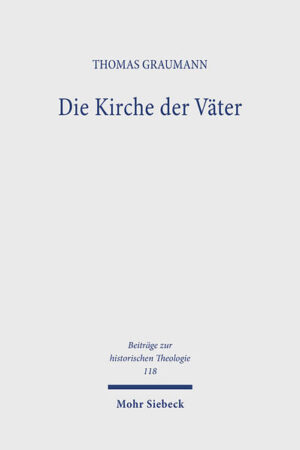 Thomas Graumann untersucht die Entstehung einer theologischen Denk- und Argumentationsform, die als Väterbeweis bezeichnet wird. Dabei geht es um eine Form der Berufung auf Tradition, die bestimmte Personen namentlich als Autoritäten ('Väter') benennt und ihr Denken durch explizite Zitate begründet. Beide Elemente tauchen erstmals im Zuge der trinitätstheologischen Kontroversen des 4. Jahrhunderts auf, genauer in der Auseinandersetzung zwischen Markell von Ankyra und Euseb von Caesarea. Während Markell diese Art der Argumentation der Gegner kritisch gegen die alleinige Autorität der Heiligen Schrift ausspielen will, entdeckt sie Euseb als ein Merkmal des 'Kirchlichen' und der zu fordernden Kontinuität von 'Theologie'. Thomas Graumann untersucht, wie in der Folgezeit durch die Berufung auf Väter theologische Einsichten verdeutlicht und begründet wurden und wie dabei zugleich die Frage nach einem eigenen kirchlichen Standort mitbeantwortet wurde. Kyrill von Alexandrien schließlich formt zu Beginn des 5. Jahrhunderts in der Kontroverse mit Nestorius diese Ansätze zu einem förmlichen Väterbeweis. Darum liegt ein weiterer Schwerpunkt in der Analyse des publizistischen Streits mit Nestorius und der detailgenauen Auswertung der Akten des Konzils von Ephesus. Die Bedeutung des Väterthemas für die Selbstwahrnehmung der Konkurrenten und für das Konzilsgeschehen erscheint so in einem neuen Licht. Auch die an das Konzil anschließenden Friedensverhandlungen stehen im Zeichen der Suche nach gemeinsamen Vätern. Das Konzil von Ephesus erweist sich als Knotenpunkt der vorherigen Entwicklung und Quellpunkt der weiteren Nutzung dieses Verfahrens, das spätestens mit dem Konzil von Chalcedon (451) zur 'normalen' theologischen Methode wird. In der Pflege gemeinsamer Vätererinnerung beschreibt das Väterdenken zugleich einen wesentlichen Ausschnitt des kirchlichen Selbstbewußtseins frühbyzantinischer Prägung und steht so gleichsam stellvertretend für eine (im Altertum) theoretisch nie formulierte östliche Ekklesiologie.