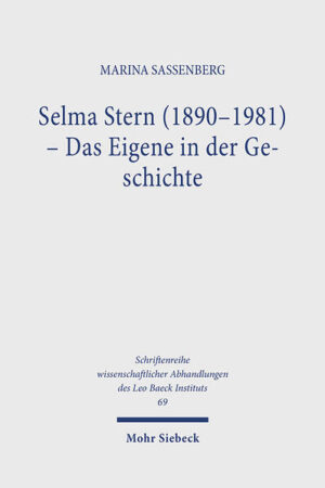 Ihre Schriften zählen zu den Standardwerken deutsch-jüdischer Geschichtsforschung: Mit "Jud Süß" (1929), "The Court Jew/Der Hofjude im Zeitalter des Absolutismus" (1950/2001) sowie "Der Preußische Staat und die Juden" (1925-1975) begründete die Historikerin Selma Stern (1890-1981) ihren Ruf als "große alte Dame der deutsch-jüdischen Geschichtswissenschaft". Vor dem Hintergrund fast eines Jahrhunderts deutscher Zeitgeschichte reflektierte sie in autobiographischen Schriften und Briefen ihr Selbstverständnis als Frau, Intellektuelle und deutsche Jüdin, aber auch ihr Verhältnis zu Deutschland, deutscher Geschichte und Kultur. Selma Stern schrieb sich in die historischen Diskurse ihrer Zeit ein und bezog Position-im Ersten Weltkrieg, in der Weimarer Republik, im Nationalsozialismus. Marina Sassenberg untersucht das Zusammenwirken von biographischer Erfahrung und Geschichtsverständnis der Akademikerin der ersten Stunde und ersten Frau in der Wissenschaft des Judentums. Erstmals wird damit eine umfassende Studie über Leben und Werk Selma Sterns vorgelegt. Sie steht im Kontext deutscher Wissenschaftsgeschichte und deutsch-jüdischer Historiographie des 19. und 20. Jahrhunderts.