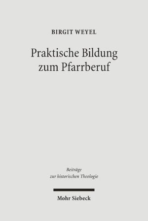 Mit dem allmählichen Durchbruch gesellschaftlicher Modernisierungsprozesse trat zu Beginn des 19. Jahrhunderts die Bildungsgeschichte des protestantischen Pfarrberufs in eine neue Epoche ein. Die pastorale Berufspraxis erforderte selbstständige Vermittlungsleistungen. So lag es in der Umbruchzeit nahe, einen dem veränderten Verständnis des Pfarrberufs Rechnung tragenden Praxisbezug zu organisieren, um die erhöhten Anforderungen berufsspezifischer Erfahrungen und deren reflexive Verarbeitung ins Zentrum von Ausbildungsbemühungen über das akademische Theologiestudium hinaus zu stellen. Dies geschah durch ein Bündel von Maßnahmen, die eine systematische Umgestaltung der Kandidatenzeit zu einer praktischen Ausbildungsphase zur Folge hatten. Die geregelte Einführung von Predigerseminarbesuchen und Lehrvikariaten stellte einen wesentlichen Beitrag zur modernen Professionalisierung des Pfarrberufes dar. Birgit Weyel untersucht den Zeitraum von der Gründung des Wittenberger Predigerseminars im Jahre 1817 bis zum Kirchengesetz von 1898. Ihre historische Rekonstruktion der Umwandlung der Kandidatenzeit in eine regelrechte Ausbildungsphase evangelischer Pfarrer in Preußen ist ein Beitrag zu gegenwärtigen pastoraltheologischen und ausbildungskonzeptionellen Diskussionen. Das Buch kann programmatisch geführten Debatten um ein zeitgemäßes Pfarrerbild und entsprechende Ausbildungsreformen die nötige Tiefenschärfe verleihen, die aktuelle Problemkonstellationen verstehen läßt.