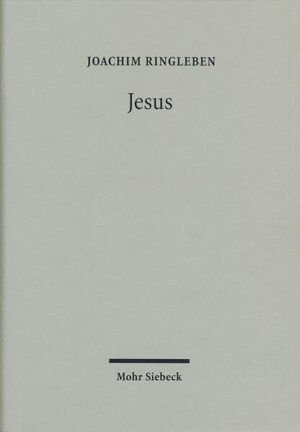 In engem exegetischen Anschluß an das Markusevangelium-ergänzt durch Bergpredigt, Vaterunser und Seligpreisungen (Mt)-erarbeitet Joachim Ringleben ein systematisch-theologisches Verständnis von Jesu Weg von der Taufe bis zur Passion. Dabei finden Jesu Sohnesbewußtsein, seine Reich-Gottes-Verkündigung, sein Verhältnis zum Alten Testament, die Heilungen, sein Gebet und seine Gleichnisse sowie seine Selbstverortung zwischen Schöpfung und Eschatologie (mit Ausblick auf die Auferstehung) besondere Berücksichtigung. Joachim Ringleben stellt drei systematische Hauptthesen auf und stellt deren Ergebnisse dar: Jesu sprachlich vermitteltes Selbstverständnis dient der Erschließung seines Gottesbewußtseins und führt zu einer radikalen Neufassung des überlieferten Gottesgedankens. In der Perspektive von Gott als dem 'Gott des Sohnes' wird Gottes Verhältnis zu diesem Menschen systematisch nachvollziehbar. Und schließlich lässt sich Jesu Gottesverhältnis theologisch als der Ort begreifen, an dem Gott sich selber hervorbringt und zu sich kommt. Damit eröffnet der Autor eine neue Anschlußmöglichkeit für die dogmatische Christologie.