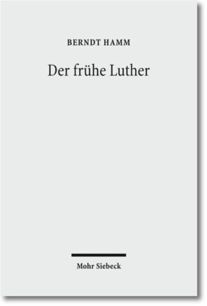 Berndt Hamm widmet sich der Frage, welche Impulse der spätmittelalterlichen Theologie und Frömmigkeit und welche eigenen religiösen Erfahrungen den jungen Luther in den Jahren 1505 bis 1520 dazu führten, eine neue biblische Theologie zu formen und mit dem traditionellen Kirchenwesen zu brechen. Das gängige Forschungskonstrukt der 'reformatorischen Wende‘ wird dabei einer grundlegenden Revision unterzogen. Thematische Hauptaspekte bilden Rechtfertigung und christliche Freiheit, Glaube und Liebe, Ferne und Nähe Gottes, Zorn und Gnade, Angst und Trost, Mystik und seliges Sterben. Luthers95 Thesenund seine SchriftVon der Freiheit eines Christenmenschenerfahren überraschende Neuinterpretationen.