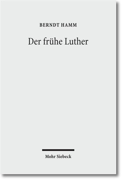 Berndt Hamm widmet sich der Frage, welche Impulse der spätmittelalterlichen Theologie und Frömmigkeit und welche eigenen religiösen Erfahrungen den jungen Luther in den Jahren 1505 bis 1520 dazu führten, eine neue biblische Theologie zu formen und mit dem traditionellen Kirchenwesen zu brechen. Das gängige Forschungskonstrukt der 'reformatorischen Wende‘ wird dabei einer grundlegenden Revision unterzogen. Thematische Hauptaspekte bilden Rechtfertigung und christliche Freiheit, Glaube und Liebe, Ferne und Nähe Gottes, Zorn und Gnade, Angst und Trost, Mystik und seliges Sterben. Luthers95 Thesenund seine SchriftVon der Freiheit eines Christenmenschenerfahren überraschende Neuinterpretationen.