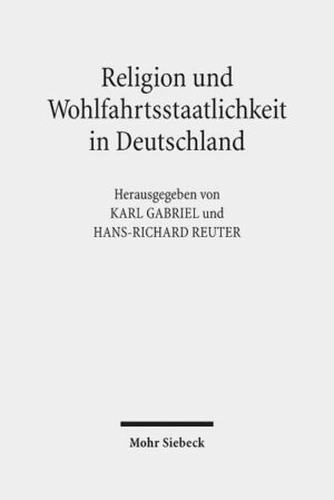 Für Deutschland gilt in besonderer Weise, dass seine Tradition eines korporatistischen Sozialversicherungsstaats mit dualer Wohlfahrtspflege ohne Berücksichtigung des religiösen Faktors nicht begriffen werden kann. In einer Integration von begriffsgeschichtlichen und wissenssoziologischen Zugängen untersuchen die Verfasser dieses Bandes die Bezugnahme religiöser Akteure auf wohlfahrtsstaatliche Leitsemantiken in Deutschland seit dem Kaiserreich in ihrer konfessionsspezifischen Prägung. Analysiert werden zum einen institutionelle Semantiken (Staat, Wirtschaft, Arbeit, Armut, Familie), zum anderen Wertsemantiken (Gerechtigkeit, Solidarität, Subsidiarität, Verantwortung, Sicherheit). Die Studien zeigen, wie sich auf dem semantischen Feld der Kampf sowohl zwischen den Konfessionen als auch zwischen religiösen und säkularen Akteuren um die Welt des Sozialen abspielt. Sie eröffnen einen Blick auf die religiöse Dimension der Tiefengrammatik des deutschen Wohlfahrtsstaats.