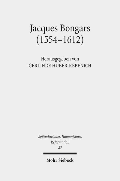 Die Beiträge dieses Bandes tragen aus der Perspektive verschiedener Disziplinen übergreifende Fragestellungen an Leben und Wirken des gelehrten Gesandten Jacques Bongars (1554-1612) heran, der als Hugenotte im Dienst des katholischen Königs Heinrich IV. stand. Dabei wird dem Gelehrten mit seinen Sprachstudien und seiner philologischen Editionstätigkeit in gleichem Maße Aufmerksamkeit zuteil wie dem Gesandten, der vor allem mit diplomatischen Missionen bei den protestantischen deutschen Reichsständen betraut war. Bei der Auswertung von Bongars' Briefen und Notizen, seinem Stammbuch, seiner Justinausgabe und seiner umfangreichen Büchersammlung zeigt sich, wie eng vernetzt Gelehrtenrepublik und Politik in jenen Jahren waren. Durch vergleichende Betrachtung anderer Protestanten im Dienst der französischen Krone und mit Blick auf die Entwicklung europäischer Außenbeziehungen in der Zeit der Konfessionskriege wird deutlich, dass Jacques Bongars als paradigmatischer Zeitzeuge und repräsentativer Vertreter seines Standes gelten kann. Eine systematische Aufarbeitung seiner Hinterlassenschaft verspricht daher weitreichende Aufschlüsse in Fragen der Diplomatiegeschichte, des Konfessionalismus, der Gelehrtennetzwerke und der frühneuzeitlichen Philologie. Untersuchungen zur Sammlungsgeschichte führen vor Augen, dass bereits Wissenschaftler früherer Epochen den Quellenwert der 'Bongarsiana' erkannt und diese für ihre jeweils zeitspezifischen Forschungen genutzt haben.