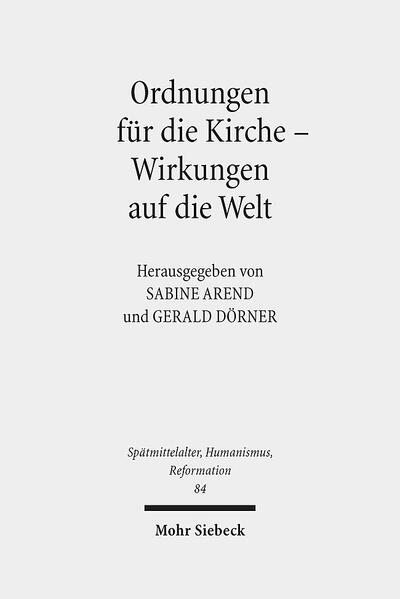 Evangelische Kirchenordnungen entstanden im 16. Jahrhundert vor dem Hintergrund des reformatorischen Umbruchs. Sie tragen ordnende Strukturen in die Kirche ein, indem sie Ämter, Liturgie, Predigt und Lehre neu definieren. Viele Kirchenordnungen gehen aber weit darüber hinaus, indem sie auch in andere Lebensbereiche, die ebenfalls als von Gott verordnet angesehen wurden, eingreifen. So wirken diese Regelungen in das gesellschaftliche Leben mit Fragen der Fürsorge und sozialen Ordnung oder in den Bereich von Haus und Familie mit Fragen der Ehe und des Zusammenlebens der Partner. Kirchenordnungen stellen also nicht nur, wie der Begriff zunächst vermuten lässt, Regelungen für die Kirche dar, sondern haben auch eine welt- und gesellschaftsgestaltende Dimension. Zwischen diesen beiden Polen bewegen sich die Beiträge des vorliegenden Bandes, die auf den in der Sehlingschen Ausgabe edierten Kirchenordnungen basieren.