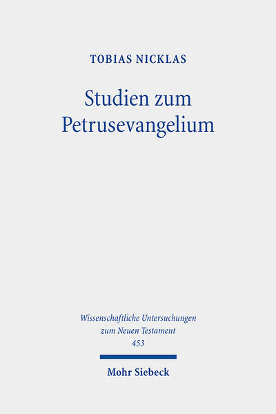 Unter den christlichen Apokryphen, die in den vergangenen Jahrzehnten das Interesse der Forschung zum frühen Christentum weckten, spielt das am Ende des 19. Jahrhunderts entdeckte Evangelium nach Petrus eine herausragende Rolle. Der Text wurde häufig vor allem wegen seines angeblichen Doketismus und seines Antijudaismus in den Blick genommen, oft wurde auch die These vertreten, er enthalte eine sehr frühe Quelle zur Passion Jesu. Demgegenüber nehmen die hier gesammelten Beiträge von Tobias Nicklas eine andere Perspektive auf das Petrusevangelium ein: Sie diskutieren zum Beispiel bisher kaum berücksichtigte Textzeugen des Petrusevangeliums, entwickeln ein neues Paradigma zur Beschreibung seines Verhältnisses zu den kanonischen Evangelien, vergleichen seine Christologie mit derjenigen antiker Märtyrertexte und bieten differenzierte Überlegungen zu seiner Darstellung von Juden.