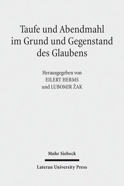 Der dritte Berichtsband der Forschergruppe "Themen der Fundamentaltheologie in ökumenischer Perspektive", in der evangelisch-lutherische Theologen aus Tübingen und Heidelberg sowie römisch-katholische Theologen der Päpstlichen Lateranuniversität, Rom, zusammenarbeiten, legt erstmals eine interkonfessionell erarbeitete konsequent fundamental-, also offenbarungstheologische Darstellung und Untersuchung der römisch-katholischen und der evangelisch-lutherischen Tauf- und Abendmahlslehre vor. Die Leitfragen des Bandes lauten: Wie beschreiben die beiden Lehrtraditionen jeweils die Stellung von Taufe und Abendmahl innerhalb ihrer Gesamtsicht des Offenbarungsgeschehens mit seinem protologischen Ursprung und eschatologischen Ziel? Intendieren beide Lehrgestalten in ihrer divergenten Sprachgestalt dennoch ein und dasselbe Reale: die geistgewirkte Erschließung des Evangeliums als Wahrheit über Ursprung und Ziel der Welt-des-Menschen im Gemeinschafts- und Versöhnungswillen Gottes? Inwieweit schließen die verschiedenen Sichtweisen dieser einen Realität einander aus, inwieweit ergänzen sie sich? Die Beiträger kommen zu dem Ergebnis, dass keine Seite Differenzen der eigenen Sicht zur Sicht des Partners übersehen kann. Jeder Seite wird durch die Sicht der anderen zur Konkretisierung der eigenen verholfen. Und beide Seiten gewinnen dadurch auch neue Möglichkeiten des Umgangs miteinander.