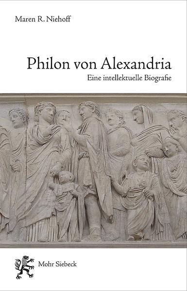 Philon von Alexandria hat eines der umfangreichsten und vielseitigsten Werke der Antike hinterlassen, welches das hellenistische Judentum, das frühe Christentum und die Zweite Sophistik beleuchtet. Dennoch sind seine Persönlichkeit und intellektuelle Entwicklung ein Rätsel geblieben, weil er kaum etwas über sich selbst preisgibt. Maren R. Niehoff analysiert sein Œuvre im Hinblick auf das einzig fassbare Ereignis in seinem Leben, seine Leitung der jüdischen Gesandtschaft zu Gaius Caligula. Diese römischen Jahre (38-41 n.Chr.) markieren einen biographischen und geistigen Wendepunkt.In Alexandria war Philon eng an die jüdische Gemeinde angebunden und nahm an regen Debatten über die genaue Bedeutung des biblischen Textes teil, indem er Methoden der Homerexegese anwandte und textliche Probleme durch platonische Allegorien löste. Im Rahmen seines Aufenthaltes in Rom dagegen adressierte er ein breiteres römisches Publikum und öffnete sich der Stoa, die hier blühte und eine eigenständige, aktuelle Form angenommen hatte. Stoische Ethik und römische Historiographie gaben Philon Impulse, die jüdische Tradition völlig neu zu interpretieren. Die biblischen Erzväter und -mütter werden zu Helden seiner Biographien und nehmen Plutarchs Werk vorweg. Das jüdische Gesetz wird zu einem zentralen Anliegen und als Naturgesetz vorgestellt, was wiederum Implikationen für neutestamentliche Diskussionen zum Thema hat.Die englische Originalausgabe von Maren R. Niehoffs Buch wurde 2019 mit dem Polonsky-Preis für Originalität und Kreativität in den geisteswissenschaftlichen Disziplinen der Hebräischen Universität in Jerusalem ausgezeichnet.