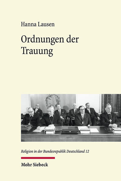 Seit 1945 hat sich in der staatlichen wie in der kirchlichen Traupraxis ein erheblicher Wandel vollzogen. Begleitet wurden diese Entwicklungen von gesellschaftlichen, politischen und kirchlichen Debatten, die sich wechselseitig beeinflusst haben. Dies führte etwa in den 1950er und 1970er Jahren zu einem intensiven Austausch zwischen den politischen und kirchlichen Akteuren. Die evangelischen Stimmen entwickelten dabei Argumente und Argumentationsstrategien, um den Wandel sowohl kritisch als auch positiv aufzunehmen. Dabei etablierten sich bestimmte Muster im Diskurs, die bis heute einen Einfluss auf die kirchlichen Stellungnahmen haben. Hanna Lausen untersucht die öffentlichen wie kircheninternen Debatten, die im Hinblick auf ein evangelisches Ehe- und Trauverständnis seit den 1950er Jahren geführt wurden. Zugleich geht sie der Frage nach, welche Auswirkungen diese Debatten auf die kirchlichen Ordnungen der Trauungen haben.