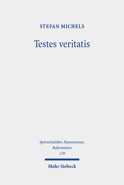 Von Beginn der reformatorischen Selbstvergewisserung der Wittenberger Theologen an spielt die normative Legitimation reformatorischer Theologie über den Weg des historischen Arguments eine tragende Rolle bei der Herausbildung einer evangelischen Identität. Theologische Sachdebatten, aber auch Polemik und Kontroversen führten zur theoretischen Vertiefung der historischen Bemühungen um Legitimation. Als wesentlicher Faktor dieses Vorgehens erscheint der Nachweis des Alters der eigenen Bewegung, die, je näher sie sich der Zeit Jesu und der ersten Apostel bringen lässt, nachhaltig die eigene konfessionelle Identität nach innen wie nach außen stärker zu rechtfertigen suchte. Das im Werk des Matthias Flacius Illyricus ausgefeilte Konzept der sog. evangelischen Wahrheitszeugen steht exakt im Horizont des historischen Programms der Wittenberger Reformation. Seit den Anfängen einer Idee der Legitimation über als ‚reformatorisch' verstandene Leitfiguren oder Schlüsseltexte der Theologiegeschichte im Denken Martin Luthers, erfuhr der zunächst lose und punktuelle Rückbezug auf so erkannte ‚Vorläufer' der eigenen Sache immer neue Transformationsstufen vor dem Hintergrund der je aktuellen theologischen Entwicklungen. Stefan Michels entwickelt so den Wahrheitszeugendiskurs von Luther über Philipp Melanchthon und Georg Major bis zu Matthias Flacius neben seiner historiographischen Funktion aus den Zusammenhängen und Entwicklungen der Wittenberger Theologie heraus. Dabei spannt er einen Bogen von den ersten Drucken der von Luther sog. ‚Theologia Deutsch' bis zur zweiten Auflage des Wahrheitszeugenkataloges von Matthias Flacius im Jahr 1562.