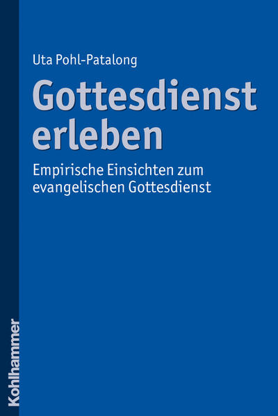 Der Gottesdienst gilt nach wie vor als "Herzstück" der evangelischen Kirche, ist aber vielerorts eher ein "Sorgenkind" der Gemeinden. Wir wissen bislang zu wenig darüber, was Menschen im evangelischen Gottesdienst suchen und finden und was sie in dieser Stunde erleben. Die vorliegende empirische Studie führt den Zugang des "Erlebens" vor dem Hintergrund seiner psychologischen und philosophischen Bedeutungszusammenhänge in die Diskussion um den Gottesdienst ein. Vor diesem Hintergrund wurden Gottesdienstbesucherinnen und -besucher nach ihrem Erleben des agendarischen Gottesdienstes und alternativer gottesdienstlicher Formen befragt. Mit den Ergebnissen können künftig Fragen wesentlich präziser beantwortet werden, die vor praktischen Überlegungen zur Veränderung der Gottesdienstkultur gestellt werden müssen wie beispielsweise: Worin liegt die hohe Bedeutung der Musik im Gottesdienst? Welche Rolle spielt die Predigt? Wie verhält sich das oft geäußerte Bedürfnis nach größerer sozialer Nähe im Gottesdienst zu dem ebenso oft geäußerten Wunsch nach selbst bestimmter Distanz? Es zeigt sich zudem, dass erstaunlich viele Kirchenmitglieder traditionelle und moderne Formen des Gottesdienstes schätzen, sofern diese in Form und Inhalt sorgsam gestaltet werden.