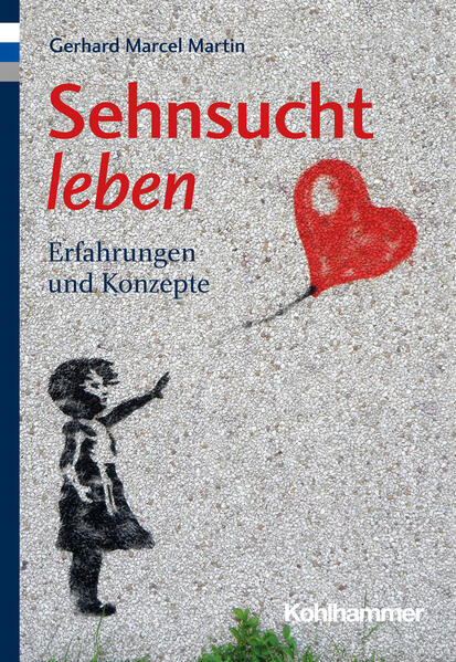 Sehnsucht ist ein Existenzial, das Verlangen nach immer wieder Unerreichbarem. Solange Menschen endlich, raum- und zeitgebunden leben, gibt es ein unstillbares Verlangen nach mehr und nach dem ganz Anderen. "Sehnsucht" begegnet interreligiös und interkulturell, mag der Umgang mit ihr auch verschieden erfahren, gedanklich erfasst, erlitten und gestaltet sein. Philosophen und Theologen wie Emmanuel Lévinas und Nikolaus von Kues, MystikerInnen wie Mechthild von Magdeburg und Meister Eckhart waren auf Denk- und Erfahrungswegen der Sehnsucht unterwegs und begegneten ihr mitten im Leben. Hinzu kommen DichterInnen wie Gottfried Benn und Hilde Domin, Songwriter wie Leonard Cohen und Bob Dylan-nicht nur bei ihnen oft in Verbindung mit Liebeserwartung und Liebesenttäuschung. Gerhard Marcel Martin geht es um eine präzise, auch (tiefen)psychologische Begriffs- und Phänomenklärung. "Sehnsucht" ist dabei kein Sammelbegriff für verschiedenste Wünsche und Glücks- und Sinnsuche. Sehnsucht ist eine anhaltende und unumkehrbare ex-zentrische Bewegung und bildet einen überraschenden anthropologischen Anschluss an ein philosophisches und theologisches Transzendenzverständnis. Durchgängig bleibt von Interesse, wie radikale Sehnsucht gelebt worden ist und gelebt werden kann und wie Existenzvollzüge in Wechselwirkung von Sehnsucht und Liebe aussehen. Der Autor bietet Materialproben verschiedenster Provenienz, die alle auf bisweilen verblüffende Weise ein gemeinsames Resonanzfeld haben. So entsteht eine kaleidoskopartig multiple "Revue", die aber eine deutlich markierte Suchbewegung mit einer strengen Mustererkennung bleibt.