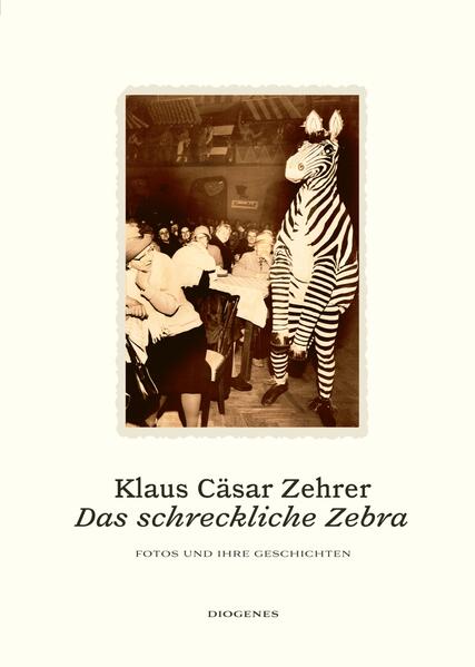 Es gibt alte Fotos, die beflügeln auf höchst reizvolle Weise die Phantasie des heutigen Betrachters. Mal kurios, mal anrührend, stellen sie uns jedes Mal aufs Neue vor die Frage: Was um Himmels willen war da los? Klaus Cäsar Zehrer hat sich von solchen Bildern zu kurzen Geschichten, Szenen und Gedichten anregen lassen - von fein-zart bis beinhart, von poetisch bis bedenkenlos albern. Und Shakespeares 155. Liebessonett ist auch dabei.