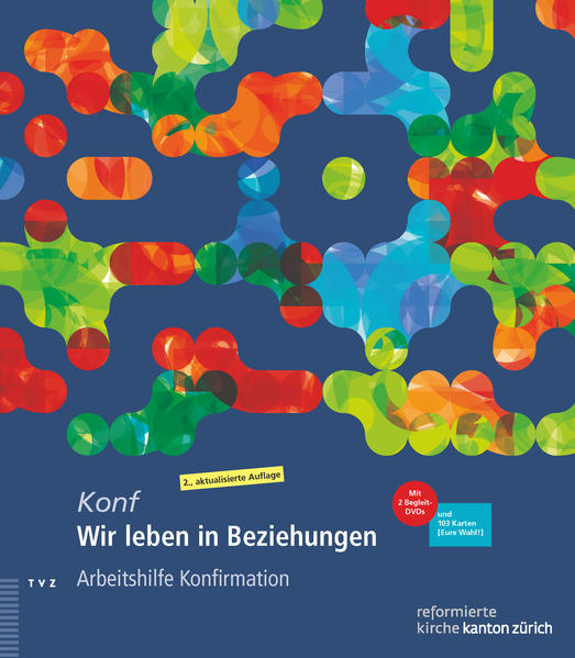 Konfirmationsarbeit-das ist eine individuelle und gemeinschaftliche Entdeckungsreise zu Glauben und Kirche. Die Arbeitshilfe 'Wir leben in Beziehungen' ist der Reiseführer dazu: Sie unterstützt Pfarrpersonen und Unterrichtsteams darin, die Konfirmationsarbeit nach den Interessen und Bedürfnissen ihrer Gruppe zu gestalten. Entwickelt als Abschluss der Reihe 'Zürcher Unterrichtshilfen' stellt sie innovatives, sorgfältig erarbeitetes und praxistaugliches Unterrichtsmaterial in 18 Themen bereit: Kompakte theologische und didaktische Einführungen, Grundlageninformationen, 103 Bausteine und etwa 200 Ideen für den Einstieg in eine Lektion oder zum Abschliessen. Die Arbeitshilfe bietet Kurzanleitungen für kreative Methoden in der Konfirmationsarbeit, aber auch Anregungen und Checklisten für Begegnungen und Kurzpraktika in der Kirchgemeinde oder jugendgerechte gottesdienstliche Feiern und Rituale. Sie berücksichtigt unterschiedliche Anspruchsniveaus für religiöses Lernen in heterogener Gemeinschaft und orientiert sich an den Lebenswelten und Kompetenzen der Jugendlichen. In die Arbeitshilfe integriert sind drei DVDs mit über 500 Materialblättern, 600 Bildern, Audio- und Videomaterial und 103 ansprechend gestalteten Karten Eure Wahl!: Als Kurzvorstellungen der Bausteine ermöglichen sie den Unterrichtenden, gemeinsam mit Jugendlichen zu entscheiden, wie sie den Weg zur Konfirmation gestalten wollen.