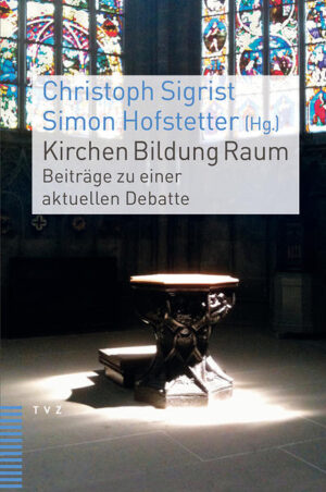 Kirchenräume sind gefragt. Sie sind Schatzkammern erbauter und sichtbar gewordener Glaubenserfahrungen und sie haben einen Mehrwert, der eindeutig christlich konnotiert ist. Kirchenräume werden aber je länger je mehr-vor allem in Städten-von unterschiedlichsten Menschen aufgesucht. Kirchenräume lösen daher auch Fragen aus. Besuchende fragen nach Sinn und Bedeutung von Bildern, Skulpturen, Inschriften und dem Raum als solchem, vor allem, wenn Kirchenräume von Menschen unterschiedlicher Denk- und Glaubenshaltungen genutzt werden. Diese Zunahme der Attraktivität macht die Notwendigkeit offensichtlich, Kirchenräume als gebauten Text des christlichen Glaubens neu zu erschliessen. Die Autorinnen und Autoren verbinden theoretische Zugänge und praktische Einblicke: Nach einem einführenden theologischen Teil folgen Beiträge zur Kirchenraumpädagogik sowie Seitenblicke in die Kunstgeschichte und die Architektur. Den Abschluss bilden praktische Werkstattberichte. So ergeben sich neue Einsichten zur Frage, wie Kirchenräume verstanden und erschlossen werden.