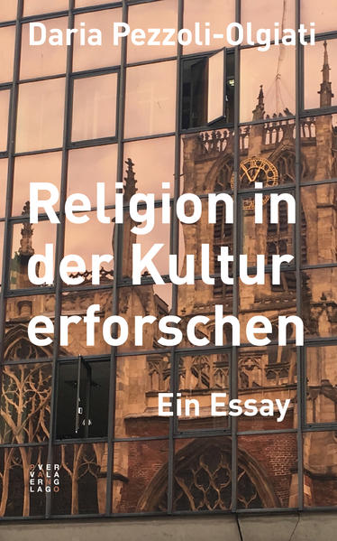 In den Medien und in der Öffentlichkeit wird Religion kontrovers debattiert: Für die einen ist Religion das, was die Menschen bedrückt, für andere bedeutet sie Freiheit. Während manche Religion für eine Privatsache halten und halten wollen, sehen andere darin eine kostbare Ressource für die Öffentlichkeit und das Gemeinwohl. Wie also geht man mit diesem vielschichtigen und widersprüchlichen Phänomen Religion um? Wie lässt sich Religion erfassen und verstehen? Was kann die Religionsforschung dabei leisten? Wie begegnet sie dieser wirkmächtigen Dimension gesellschaftlichen Lebens? In ihrem engagierten Essay stellt die Religionswissenschaftlerin Daria Pezzoli-Olgiati Religion als Teil der Kultur vor. Sie beleuchtet die Komplexität und die Fragen, die sich stellen, wenn man Religion in der Kultur erforscht, und scheut sich auch nicht, den eigenen Standpunkt zu hinterfragen. Auf knappem Raum vermittelt sie, was Religionsforschung sein könnte und warum ihr Beitrag zur Kulturwissenschaft gesellschaftlich relevant ist.